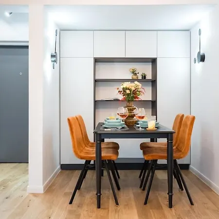 Bright - Location - Charming Balcony דירה בוקרשט