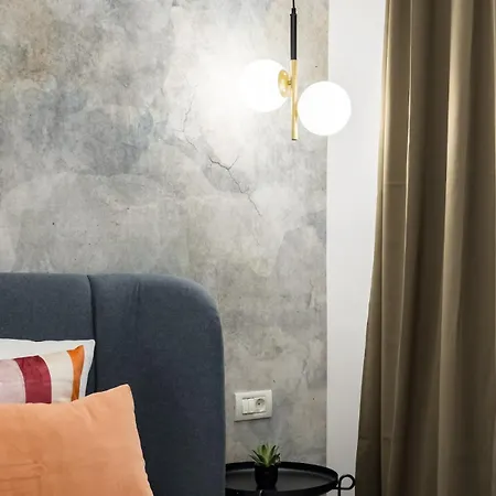 Bright - Location - Charming Balcony בוקרשט