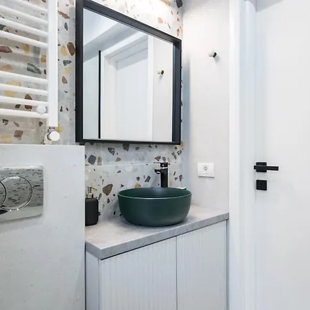Apartment Bright - Location - Charming Balcony Bucharest
