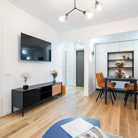 Bright - Location - Charming Balcony *