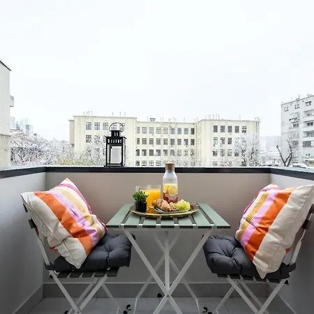 Apartment Bright - Location - Charming Balcony *