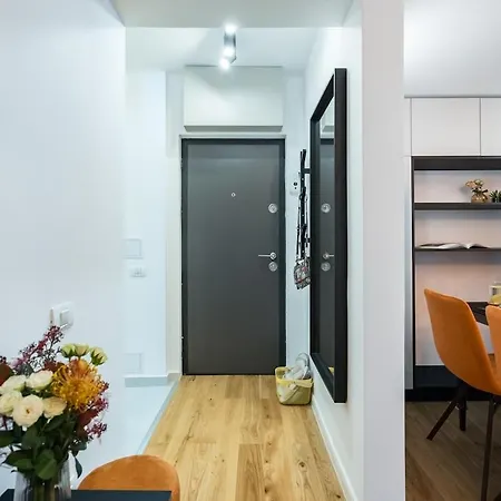 Appartement Bright - Location - Charming Balcony Boekarest