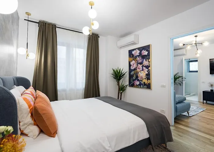 Bright - Location - Charming Balcony *