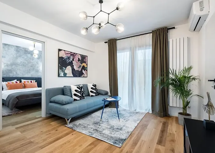 Bright - Location - Charming Balcony *