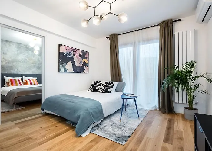 Bright - Location - Charming Balcony