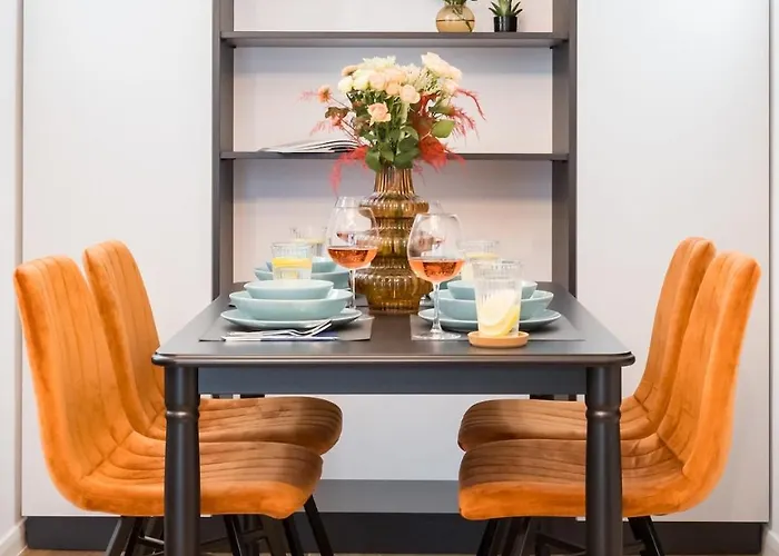 Bright - Location - Charming Balcony Apartman