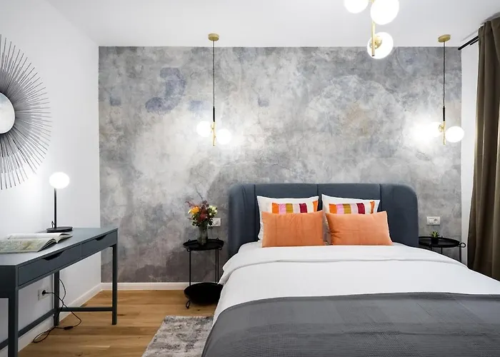 Bright - Location - Charming Balcony 아파트 *