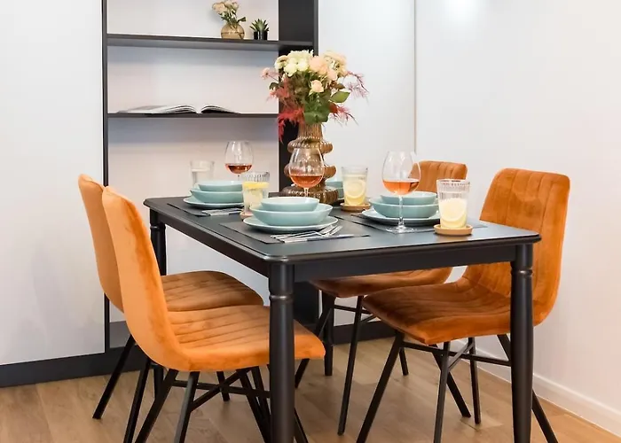 Bright - Location - Charming Balcony