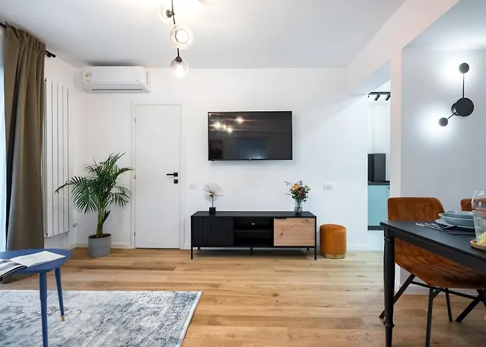 Bright - Location - Charming Balcony Apartman Bukarest