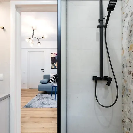 Bright - Location - Charming Balcony *