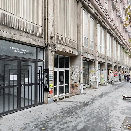 Bright - Location - Charming Balcony Апартаменты