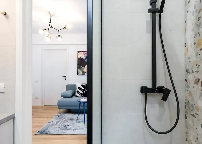 Bright - Location - Charming Balcony *